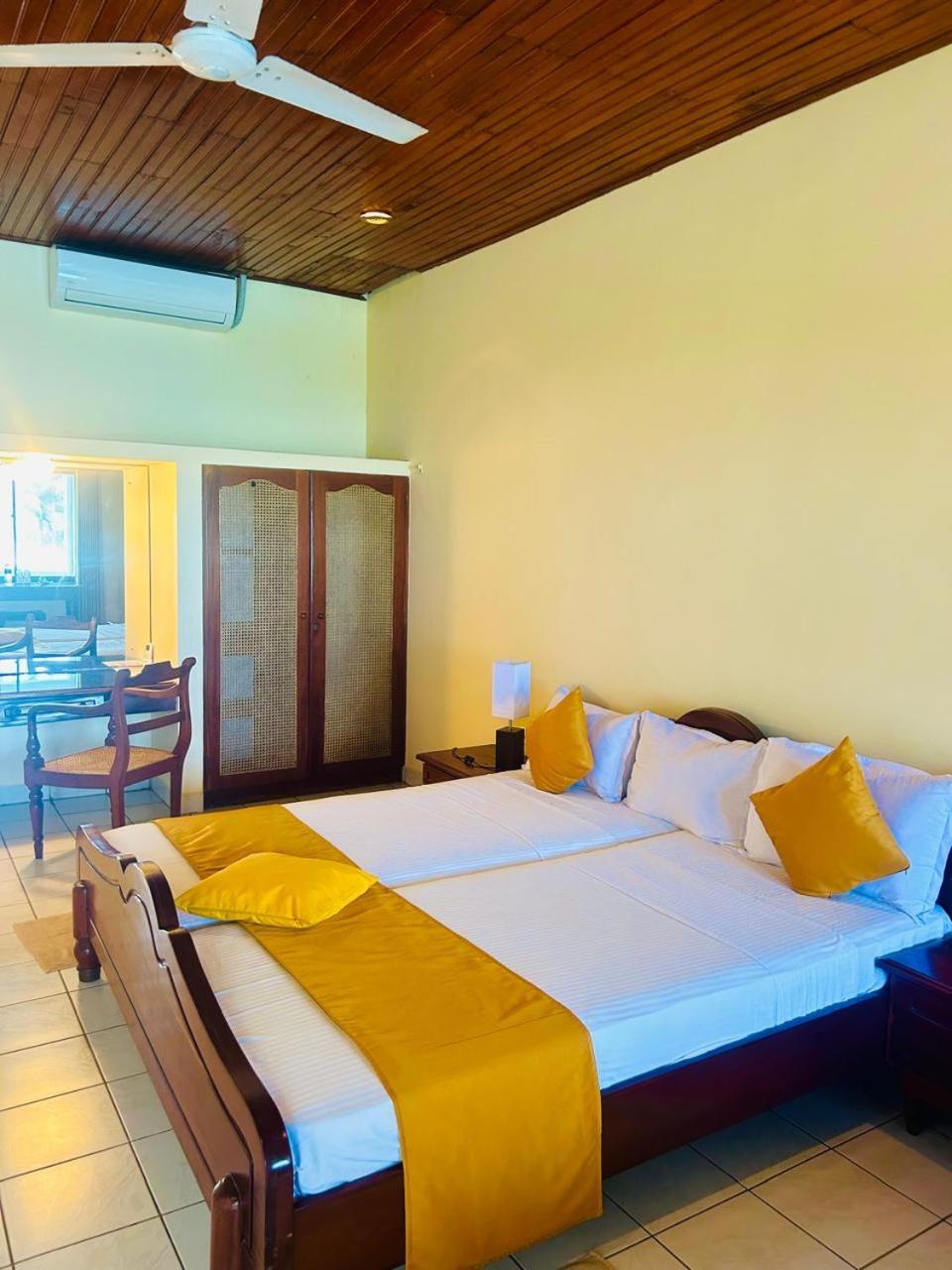 Crystal Villa Weligama Bagian luar foto